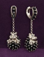 Серьги из белого золота 585 пробы c эмалью и ониксом