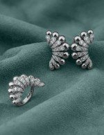 Серьги из белого золота 585 пробы c бриллиантами