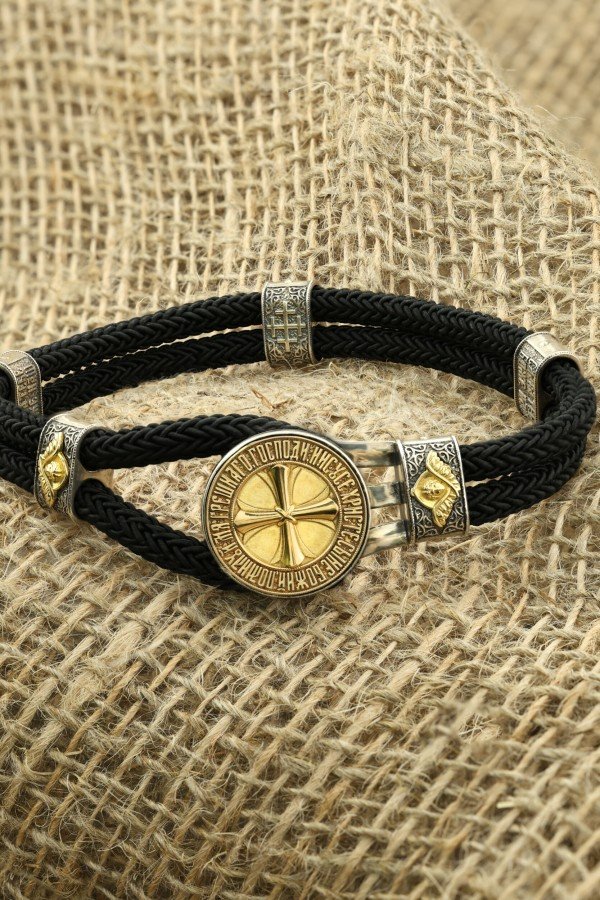 Браслет из серебра 925 пробы и золота 750 пробы c шёлковым шнурком