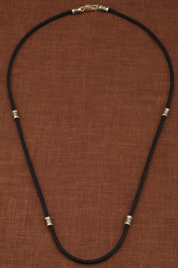 Шнурок шёлковый из зелёного золота 585 пробы c шёлковым шнурком