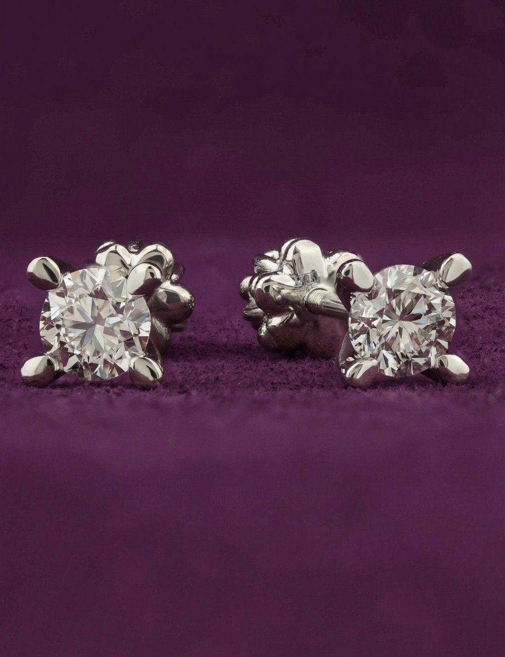Серьги из белого золота 585 пробы c бриллиантами